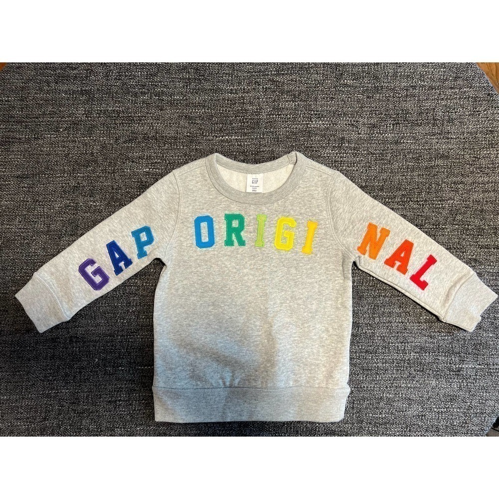 3/$27 NWT Gap Unisex Arm & Chest Logo Crewneck Sweatshirt in Gray, size 18-24 mo